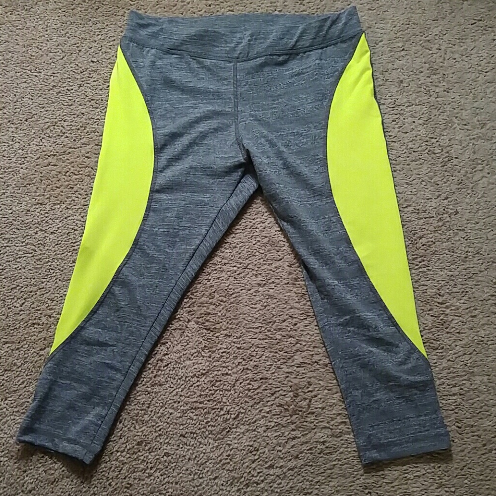 👖Take A Walk/Exercise Capris NWOT